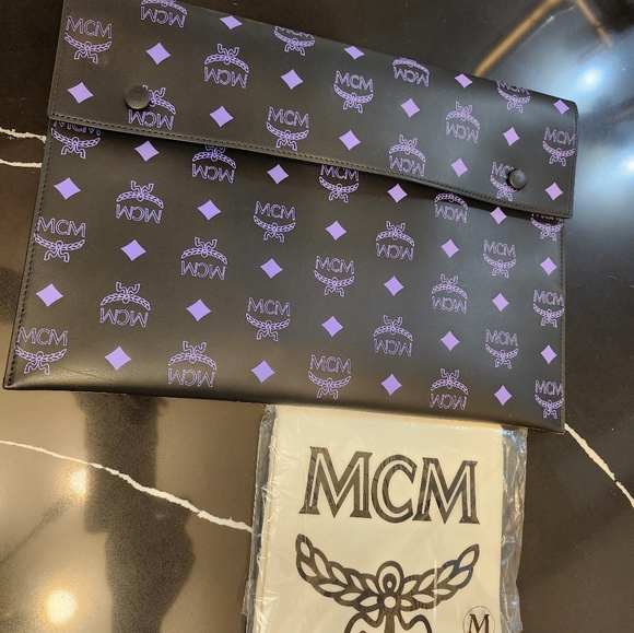 Authentic MCM POUCH /PURSE /WRISTLET/ CLUTCH - Picture 5 of 6
